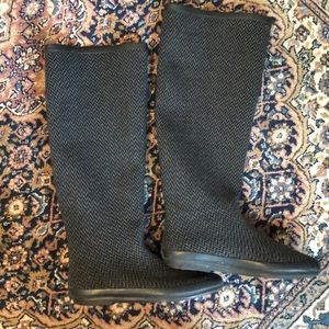 Herringbone rain boots
